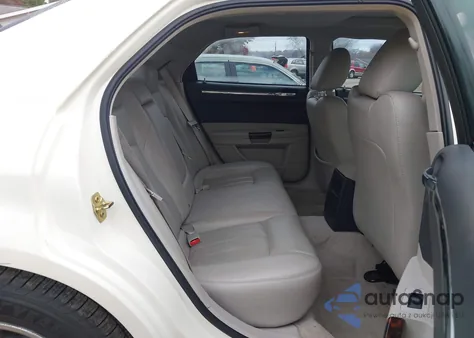 2005 Chrysler 300C из США, поврежденный, VIN 2C3JA63H75H667693